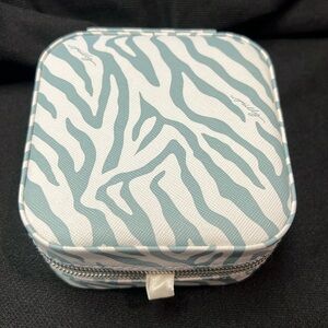 Mini jewelry case, Milly